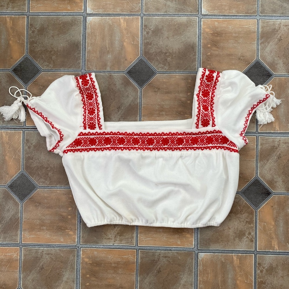 Cute Crop Top With Tassles